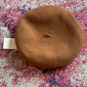 NWT Brixton Audrey beret in color amber//medium